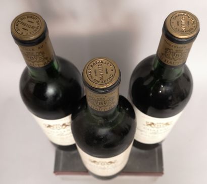 null 3 bouteilles Château HAUT BATAILLEY - 5 e Gcc Pauillacc 1971 

2 légèrement...