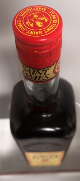 null 1 bottle RHUM Ambré Saint James - Martinique annees 70'. 

Label slightly s...