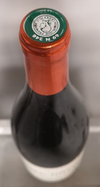 null 1 bouteille CÔTE-RÔTIE - Antoine BORGET 2011 

Étiquette légèrement griffée...