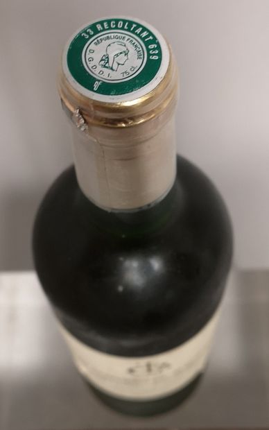null 
1 bottle LES PLANTIERS du HAUT BRION 2007

Scratched label
