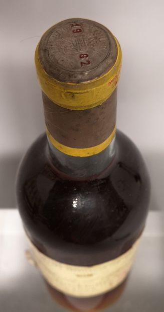 null 1 bouteille Château d'YQUEM - 1er Gc superieur Sauternes 1962 

Étiquette légèrement...
