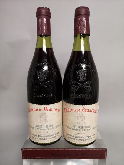 null 2 bottles CHATEAUNEUF du PAPE - Château de BEAUCASTEL 1979 

Slightly stained...