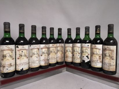 null 11 bottles Château LA TOUR CARNET - 4th GCC Haut Médoc 1971 

Stained and damaged...