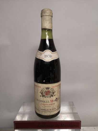 null 1 bouteille CHAMBOLLE MUSIGNY- LAMBLIN Fils 1970 

Étiquette tachée et légèrement...