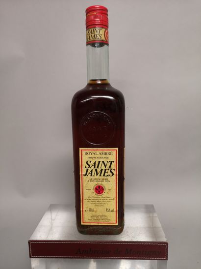 null 1 bouteille RHUM Ambré Saint James - Martinique annees 70' 

Étiquette légèrement...