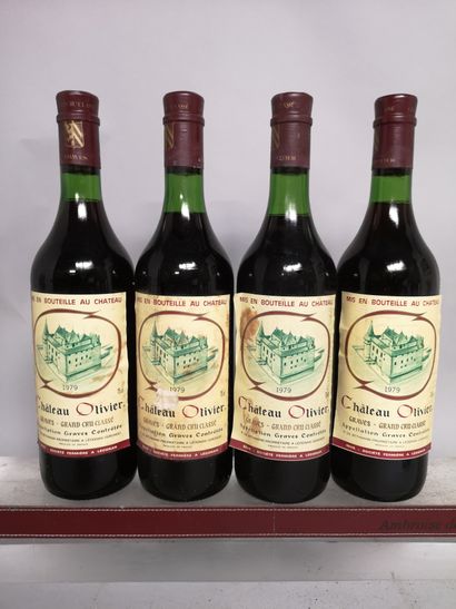 null 4 bouteilles Château OLIVIER - Grand Cru Classé de Graves 1979 

Étiquettes...