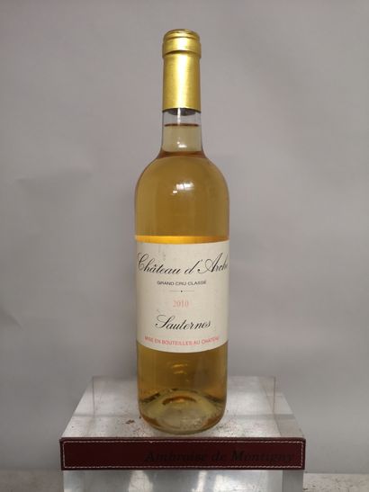 null 1 bouteille Château D'ARCHE - 2e GCC Sauternes 2010 

Étiquette légèrement tachée....