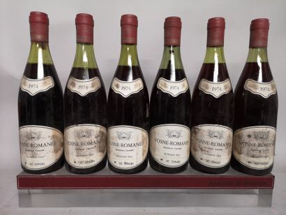 null 6 bouteilles VOSNE ROMANÉE - QUINSON Fils 1974 

Étiquettes tachées. Niveaux...