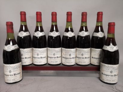 null 8 bouteilles SAVIGNY Les BEAUNE - Bernard BRIET 1978 

Étiquettes légèrement...