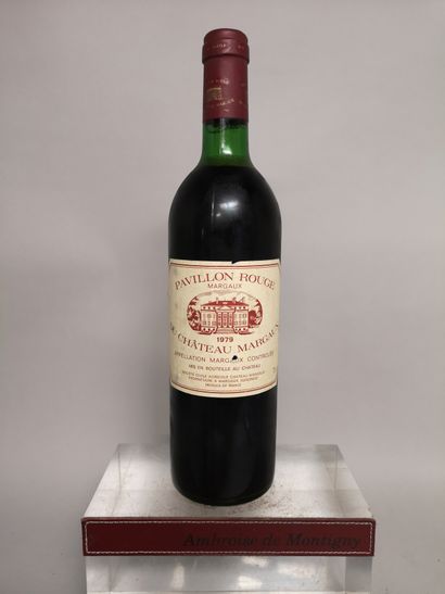 null 1 bouteille PAVILLON ROUGE 2e vin du Ch. Margaux - Margaux 1979 

Etiquette...