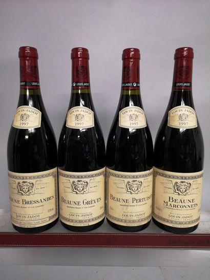 null 
4 bouteilles BEAUNE 1er Cru Louis JADOT 1997 "Les Bressandes", "Grèves", "Pertuisots",...