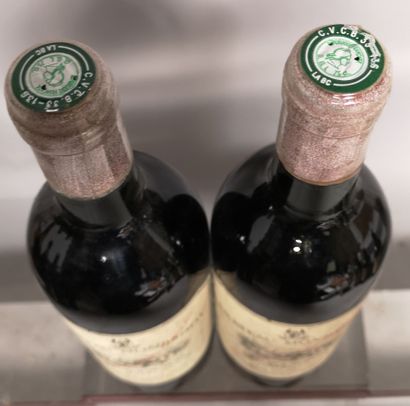 null 2 bouteilles Château MONBRISON - Margaux 1987 

Étiquettes tachées. Niveaux...