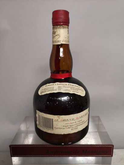 null 1 bouteille GRAND MARNIER Annees 70'
