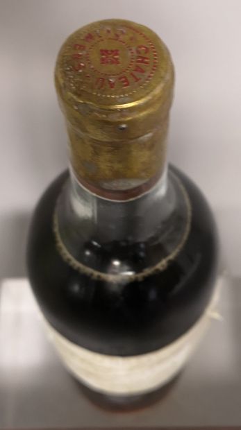 null 1 bouteille Château CLIMENS - 1er Cru Classé de Barsac 1937 

Etiquette fânée...
