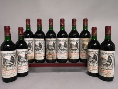 null 10 bottles Château Du BOUILH - Bordeaux 1983 

Stained and damaged labels. 4...