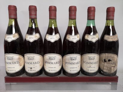null 6 bouteilles POMMARD - QUINSON Fils 1974 

Étiquettes légèrement tachées, 1...