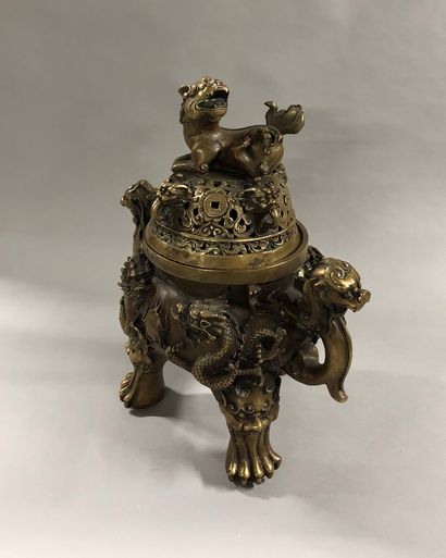 null Large ormolu and bronze incense burner decorated with dragons, dog in clouds,...