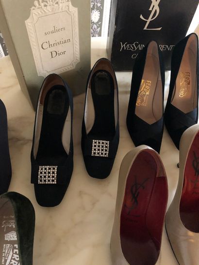 null Six pairs of pumps: one of Christian DIOR, two of Salvatore FERRAGAMO, one of...