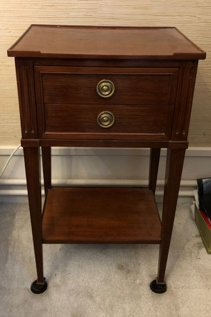 null Pair of mahogany and mahogany veneer bedside tables opening with two drawers,...