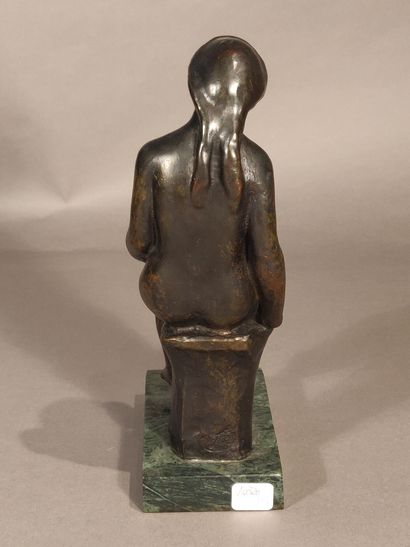 null After Aristide MAILLOL (1861-1944)

Seated nude

Bronze with brown patina.

Green...