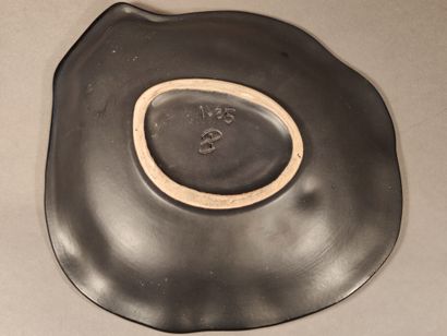 null POL CHAMBOST (1906-1983)

Suite of ten plates "Oysters", 1957-1958

Black glaze...