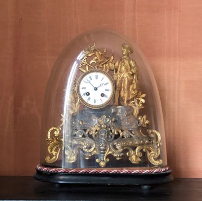null Romantic clock in gilded regule with decoration of a gardener. 

White enamelled...