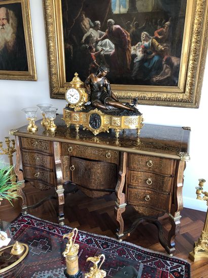 null Desk called "Mazarin" all sides, in veneer, marquetry and brass fillets with...