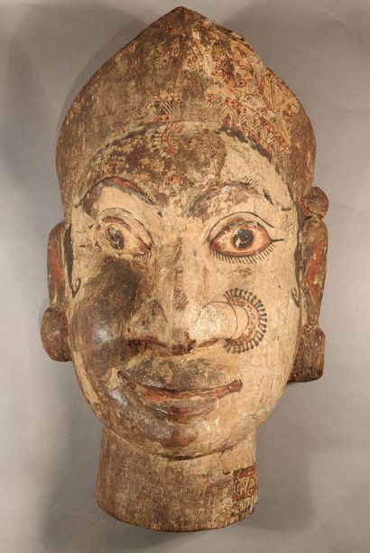 null Large polychrome wooden mask

Nepal, 20th century 

68 x 40 cm

Provenance :...