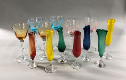 null Set including :

- 6 colored stemmed glasses, marked Saint-Tropez

- 7 colored...