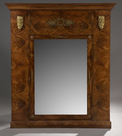 null TRUMEAU in burled walnut veneer inlaid with brass fillets, cornice with inverted...