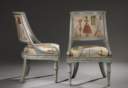 null Pair of gondola chairs with grey lacquered beech frame and cream rechampi richly...