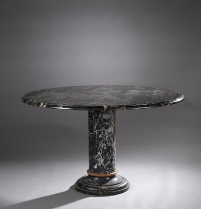 ROUND TABLE in portor marble with spout on...