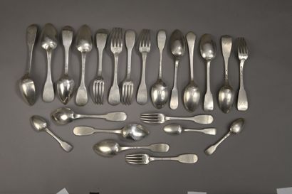 LOT comprising: 
- three forks and four spoons...