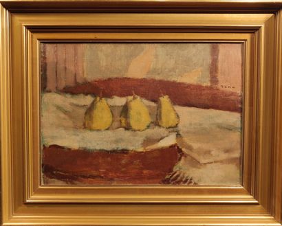 null BENN (1905-1989)

Still life with three pears, 1939 

Oil on canvas. 

Signed...