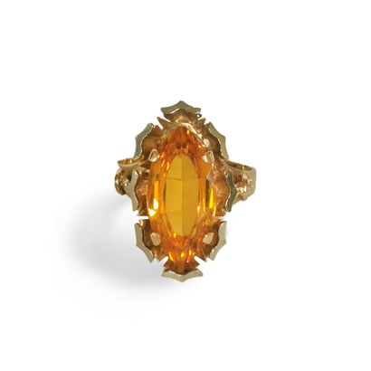 null Bague marquise en or jaune 18K 750‰, ornée d’une pierre de couleur orange de...