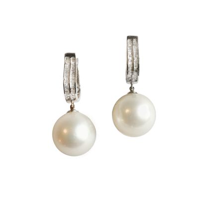 null Paire de boucles d’oreilles en or gris 18K 750‰, parées de perles de culture...