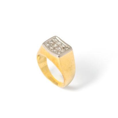 Ring in 18K yellow and white gold set with...