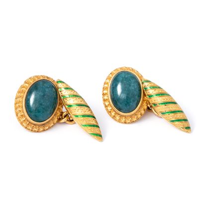 null Paire de boutons de manchette en or jaune 18K sertis d'aventurines cabochon...