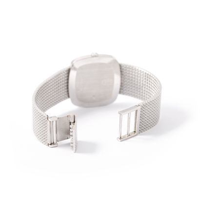 null Rolex

Bracelet watch in 18K white gold.

Cellini model. Signed Rolex.

Circa...