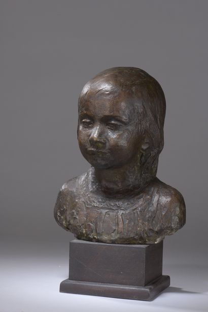 null Marcel Damboise (1903-1992)

Bust of Anne, little girl with loose hair, 1972

Proof...