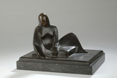 null Michael Tombros (1889-1974)

Reclining woman

Bronze with brown patina

Signed...