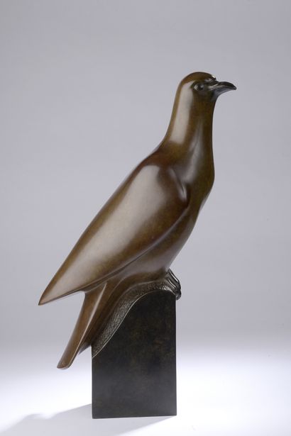 François Galoyer (1944) 
Young pigeon 
Bronze...