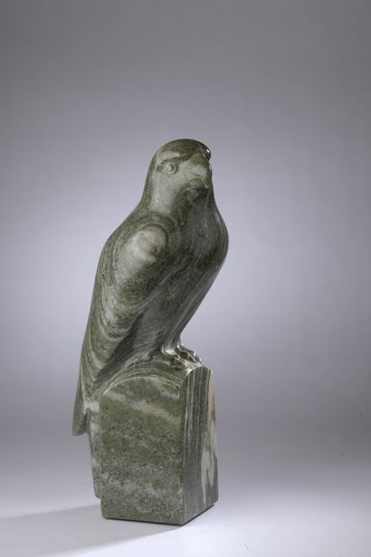  François Galoyer (1944) 
Amazon parrot 
Sculpture in green marble Viana of Portugal...