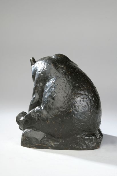 null Georges-Lucien Guyot (1885-1973)

Ours

Bronze à patine brune 

Signé " guyot...