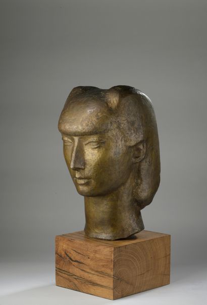 null Marcel Gimond (1894-1961)

Portrait of a woman

Bronze with golden patina

Signed...