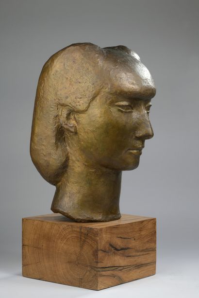 null Marcel Gimond (1894-1961)

Portrait of a woman

Bronze with golden patina

Signed...
