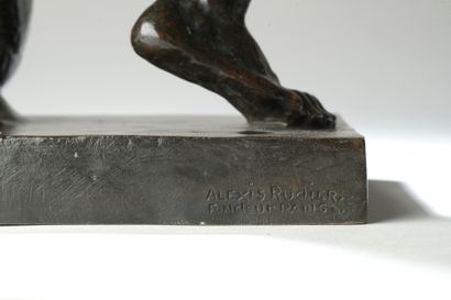 null Léon-Ernest Drivier (1878- 1951) 

L’archer

Bronze à patine brun nuancé

Signé...