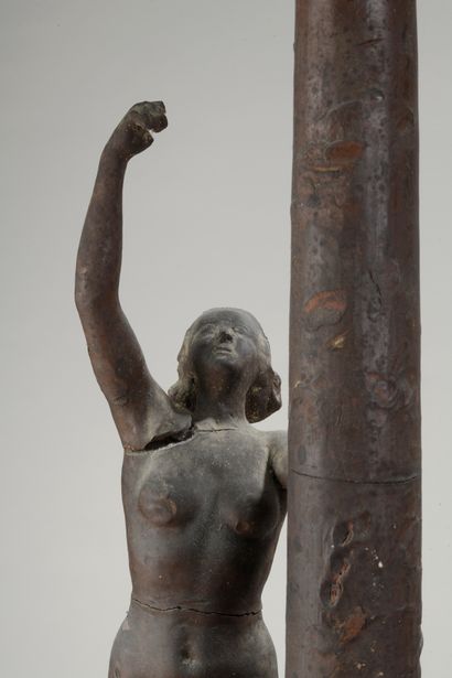 null 
French school of the 20th century




Naked woman with a column, circa 1930




Unsigned...