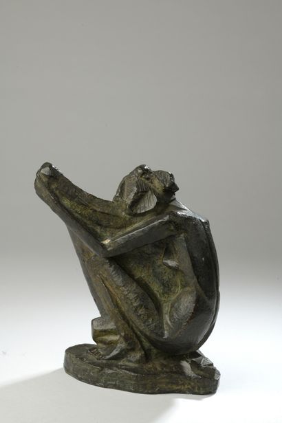 null Akop Gurdjan (1881-1948) 

Woman with a lyre

Bronze with green patina Signed...