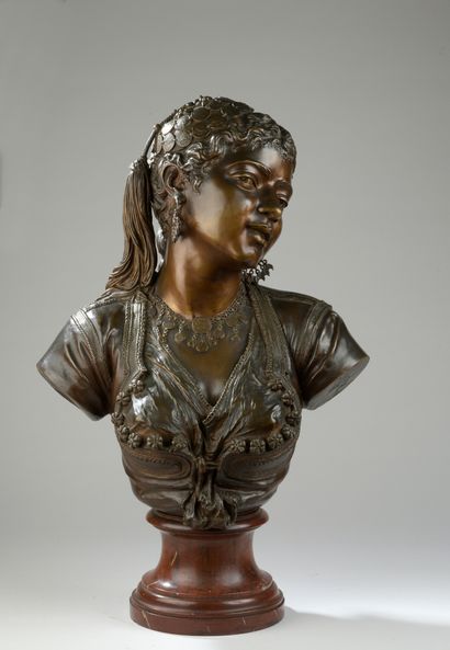 null Émile Guillemin (1841-1907) 

Young oriental girl

Bust with light brown patina

Signed...